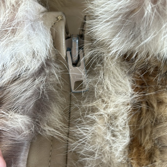 Coyote Fur Jacket - Picture 8 of 10